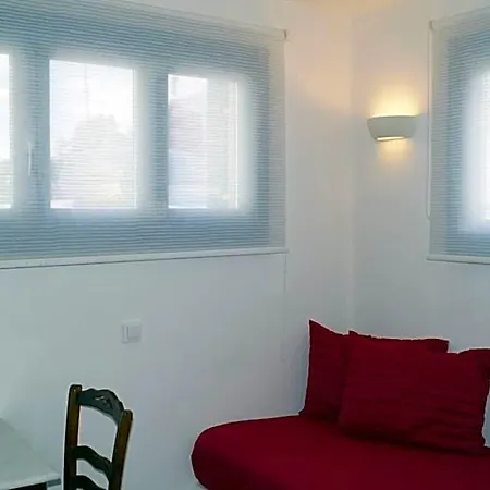 Alexandros Aparthotel