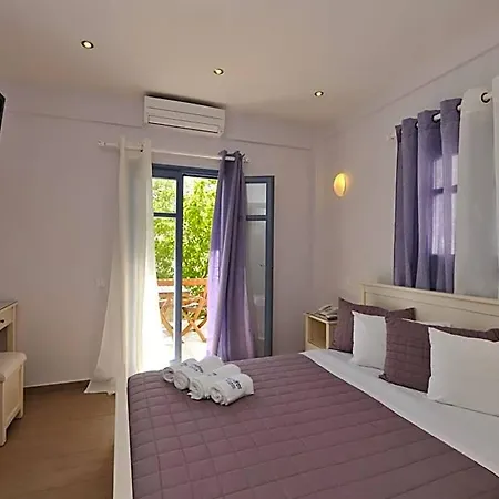 Alexandros Aparthotel 4*